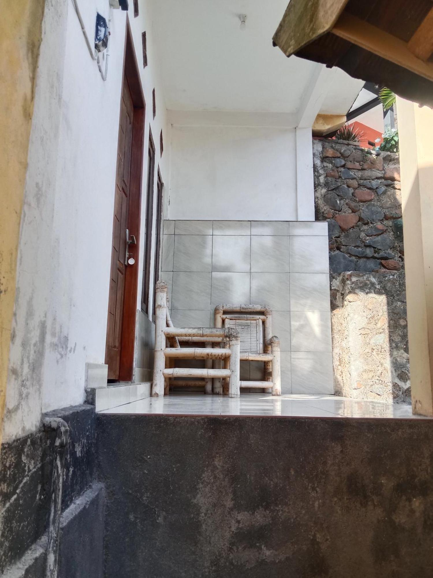 Ramdan Homestay Kuta  エクステリア 写真