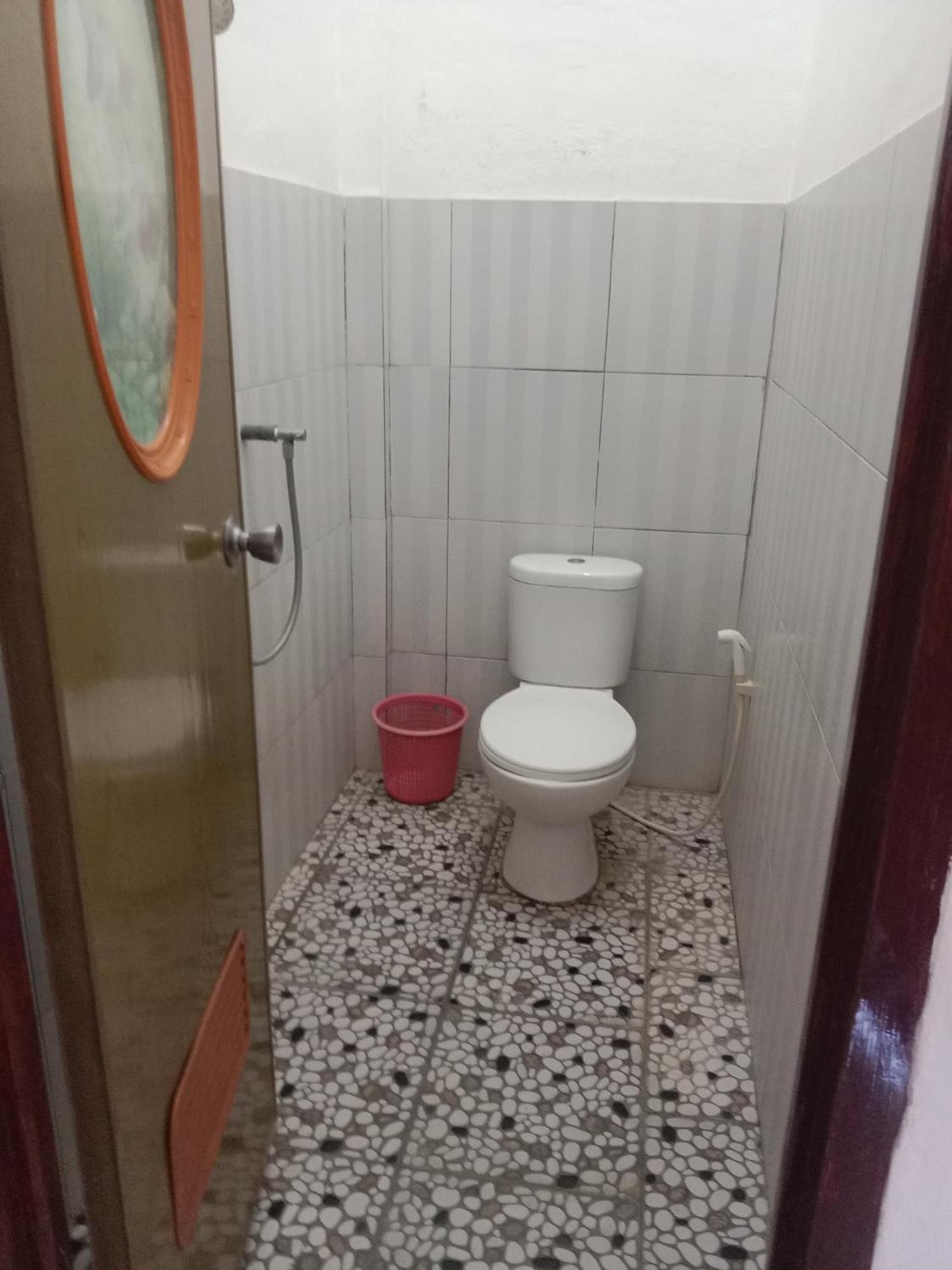 Ramdan Homestay Kuta  エクステリア 写真