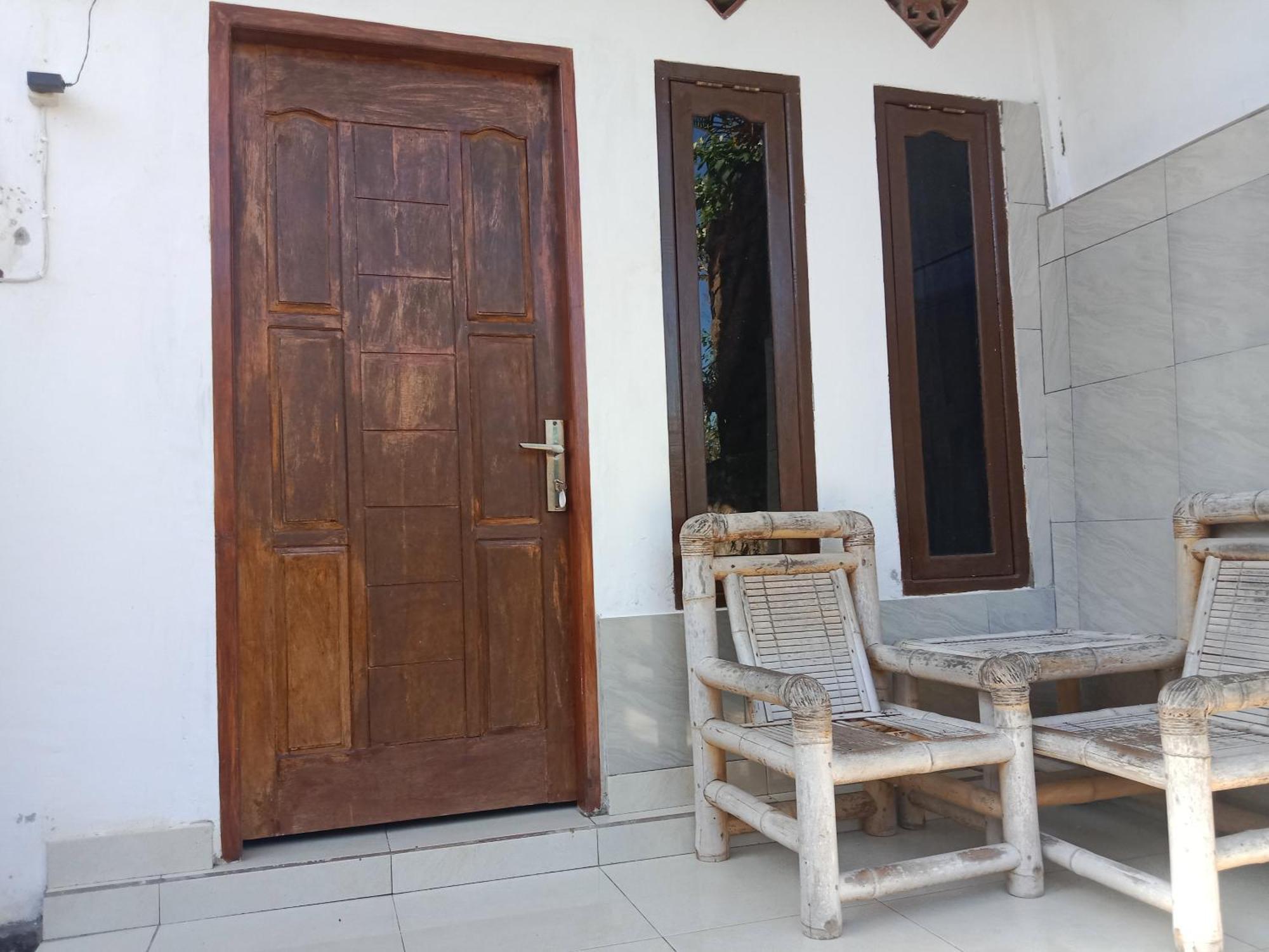Ramdan Homestay Kuta  エクステリア 写真