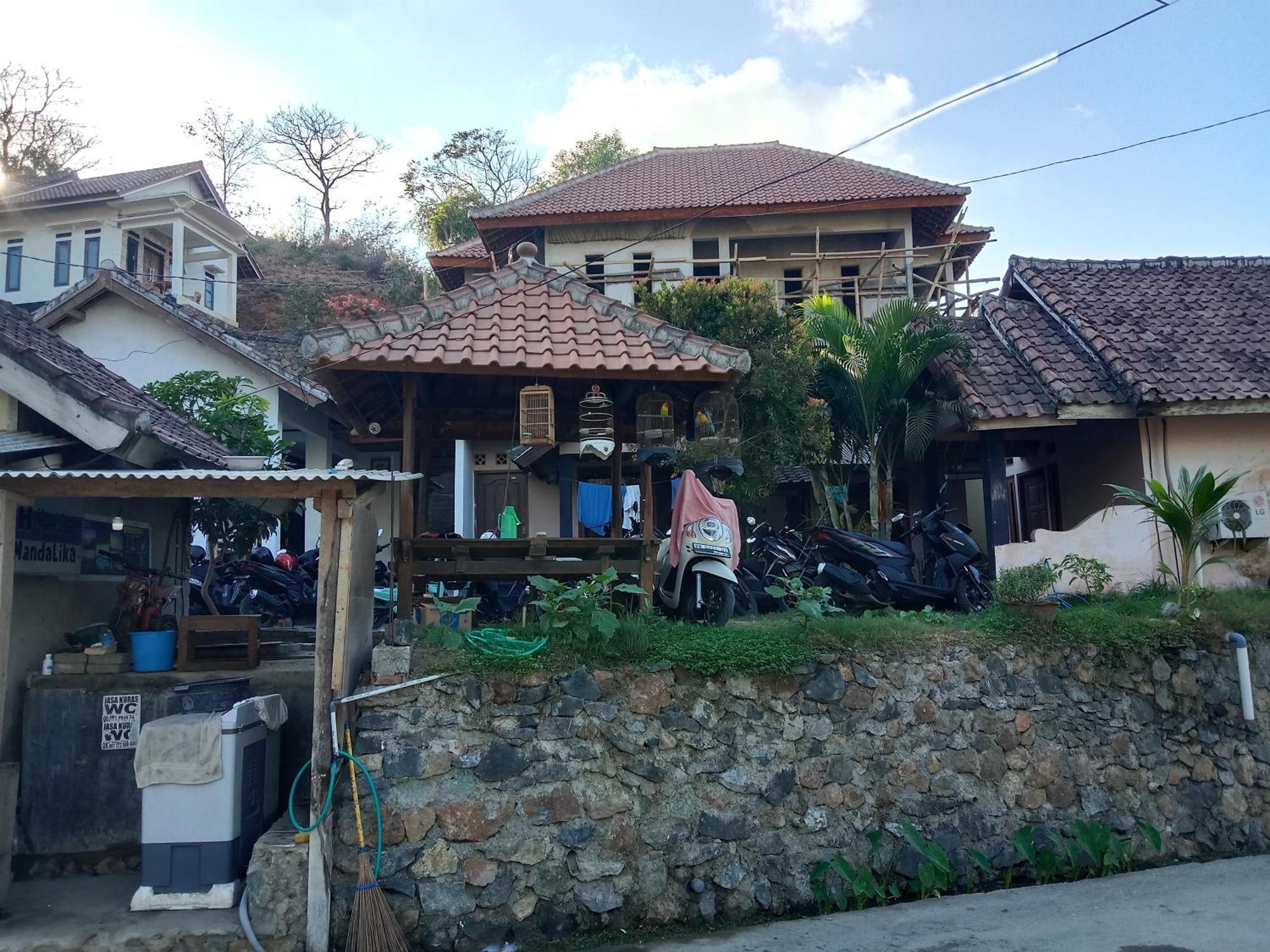 Ramdan Homestay Kuta  エクステリア 写真