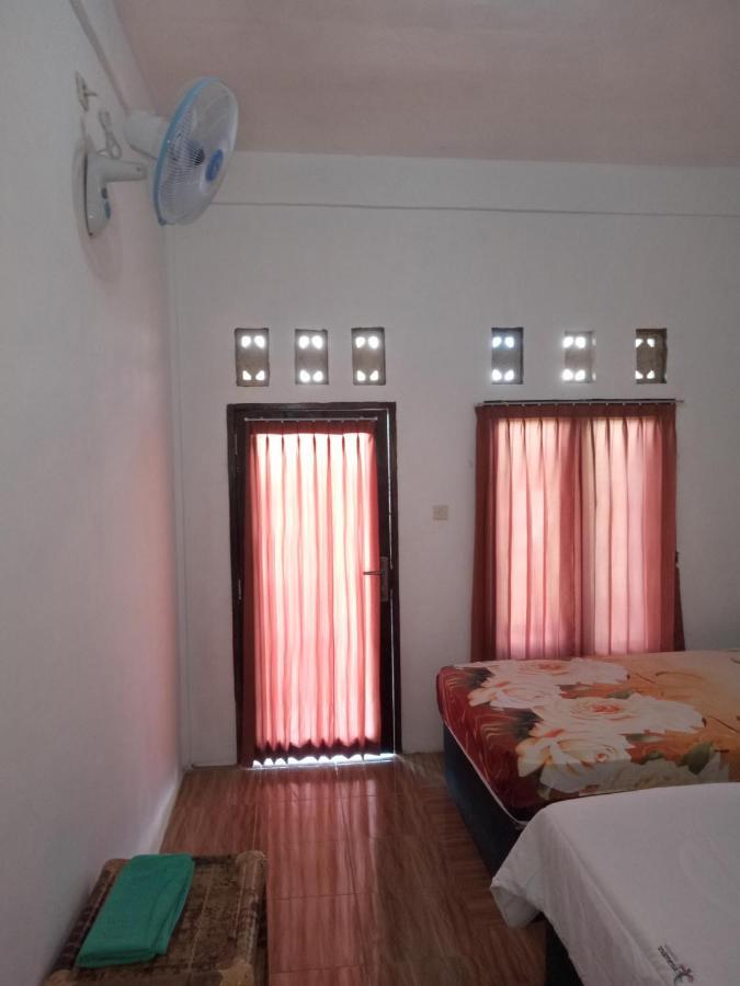 Ramdan Homestay Kuta  エクステリア 写真